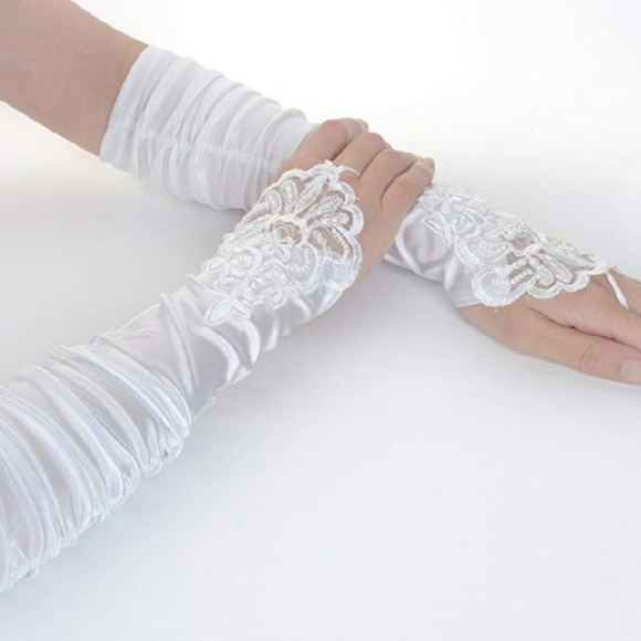 NWT Fingerless Gathered Beaded Sequin Gloves - Picture 4 of 8